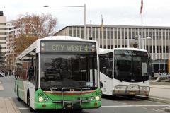 Bus-305-London-Circuit-with-1707MO-