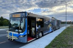 Bus676-HindmarshDr-1