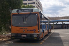 Bus-725-Woden-Interchange